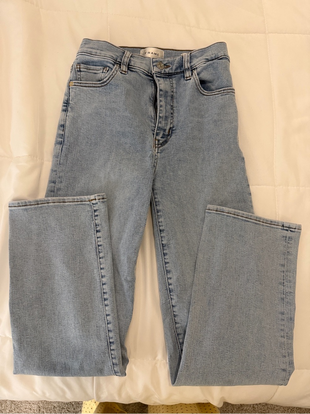 Frame Le Sleek Straight Jeans